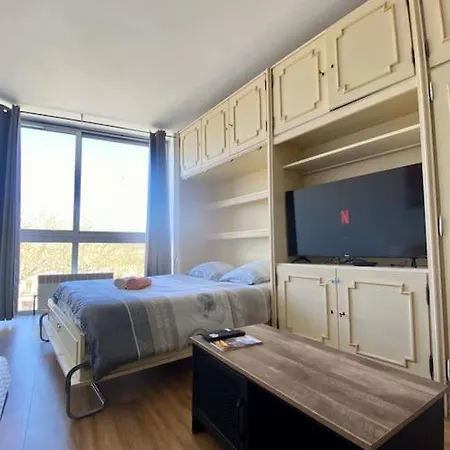 - Centre Apartment *