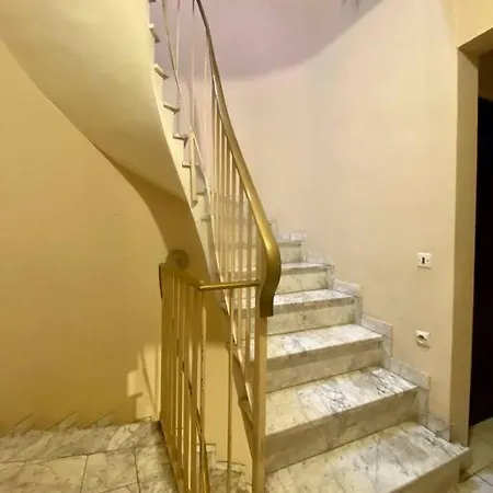 - Centre * 카르카손