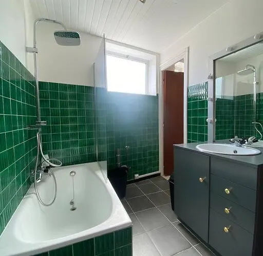 - Centre * Carcasona