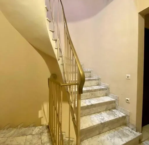 - Centre * Carcasona